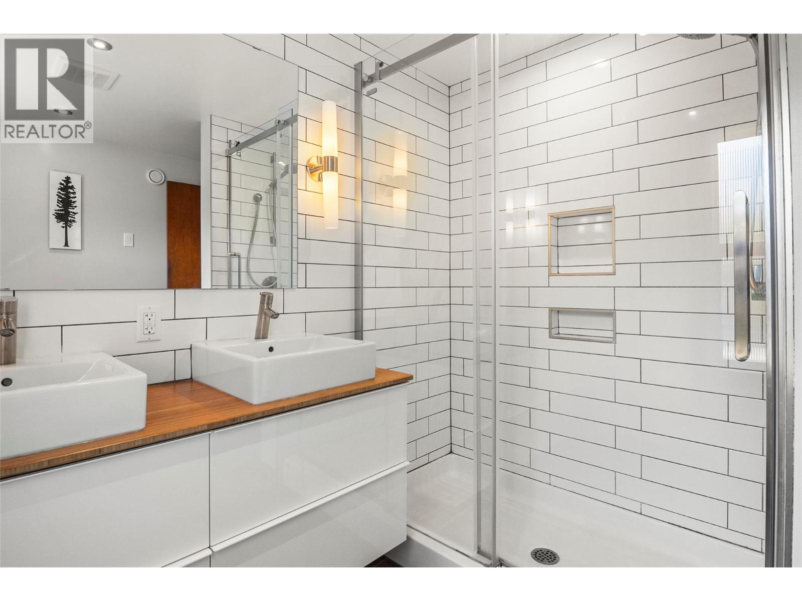 422 Ninth Street E - 35