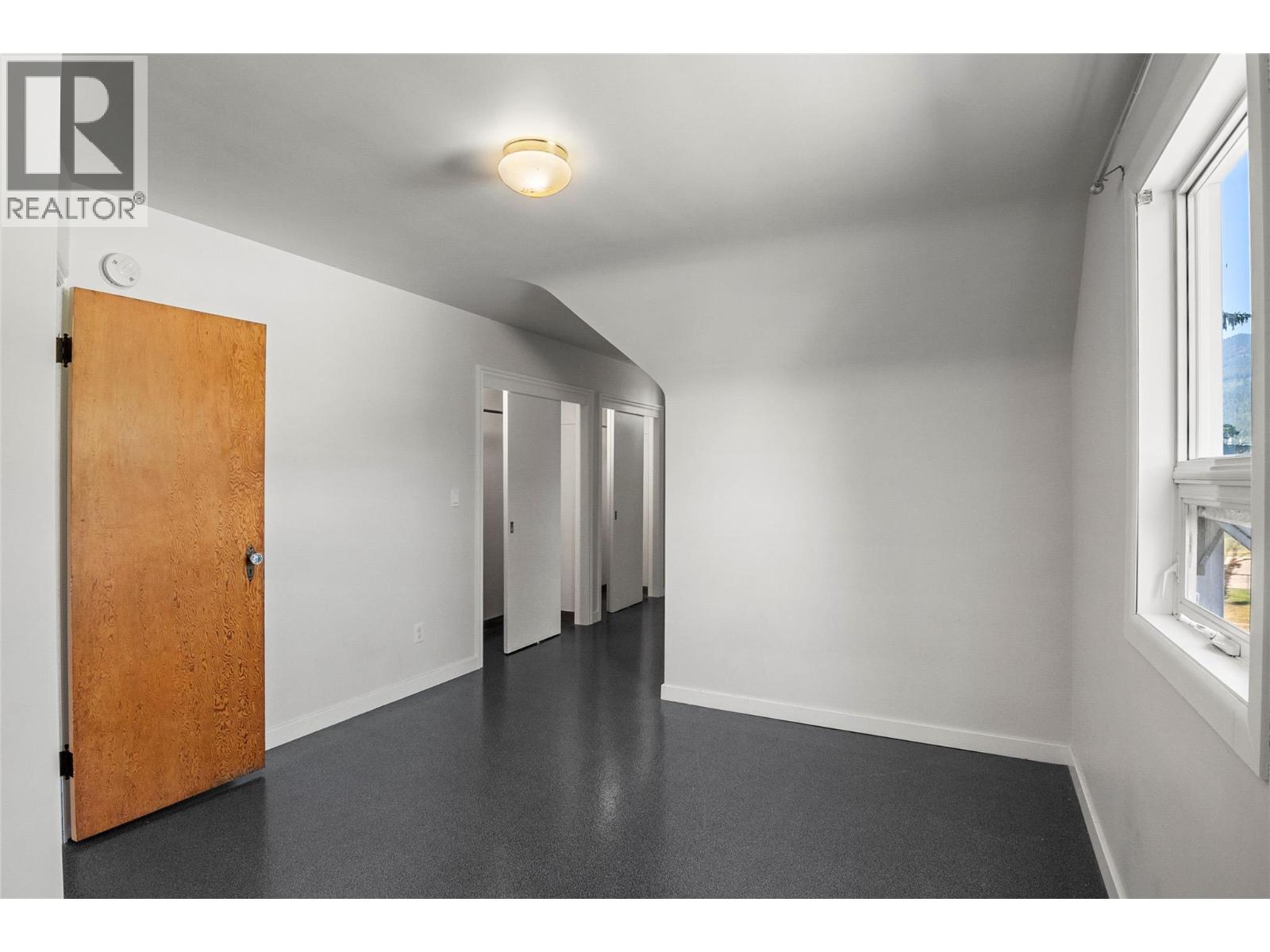 422 Ninth Street E - 40