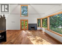 422 Ninth Street E, Revelstoke, BC V0E2S0 Photo 11