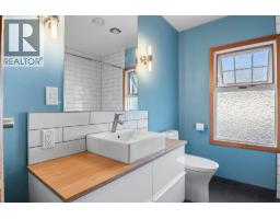 422 Ninth Street E, Revelstoke, BC V0E2S0 Photo 32