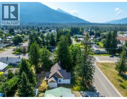 422 Ninth Street E, Revelstoke, BC V0E2S0 Photo 45
