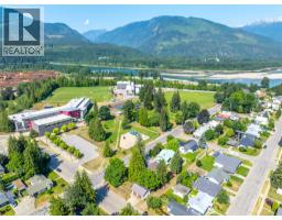 422 Ninth Street E, Revelstoke, BC V0E2S0 Photo 47
