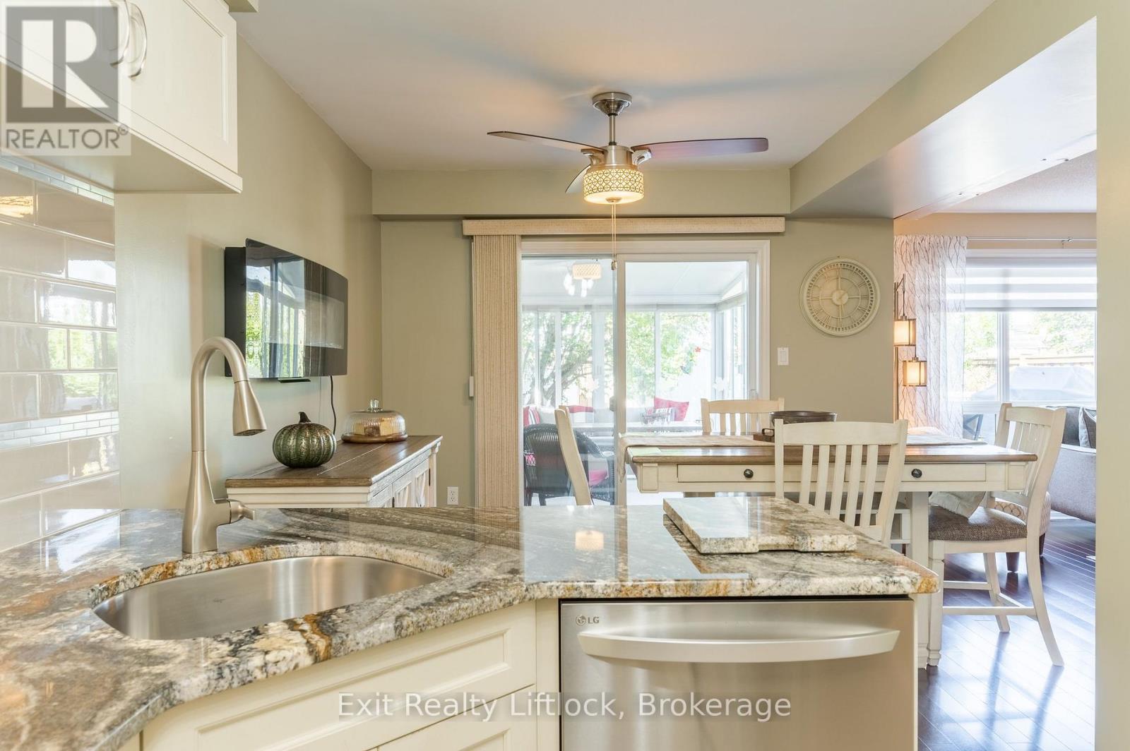 8 WILKINS CRESCENT - 10