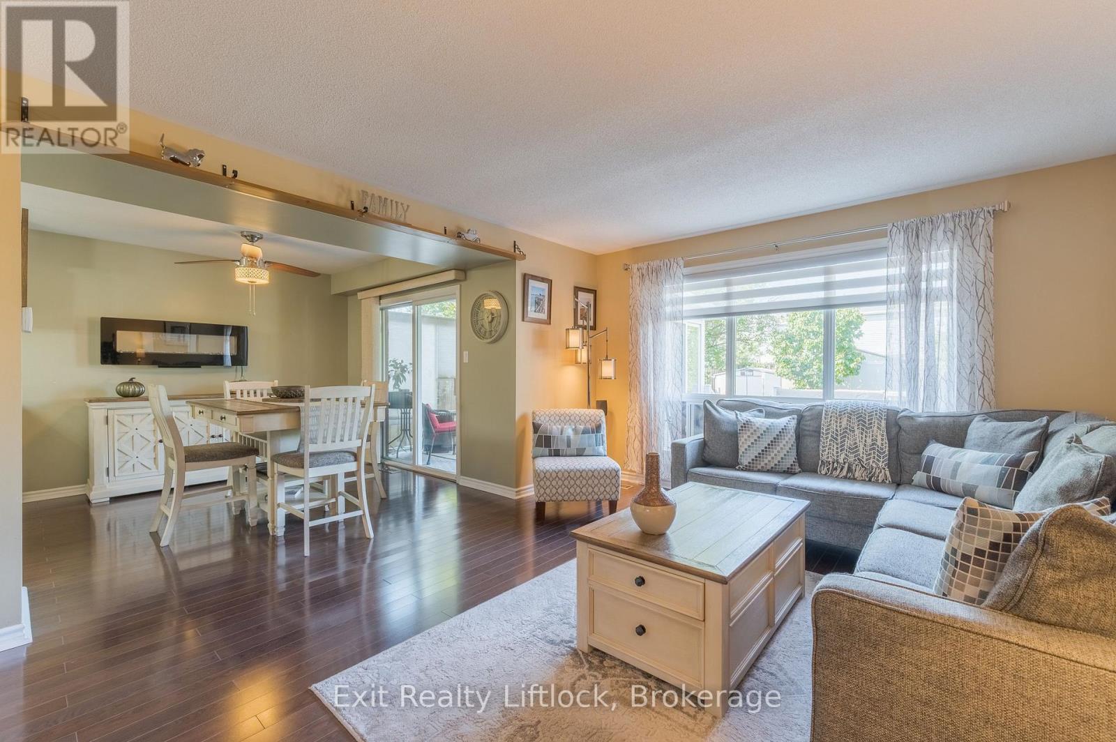 8 WILKINS CRESCENT - 13