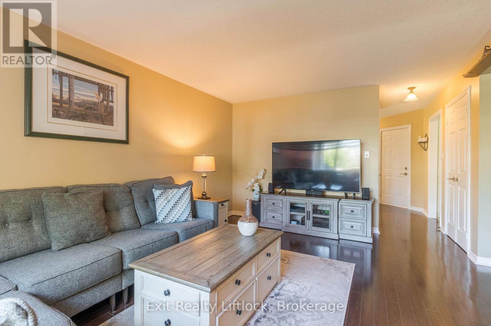 8 WILKINS CRESCENT - 14