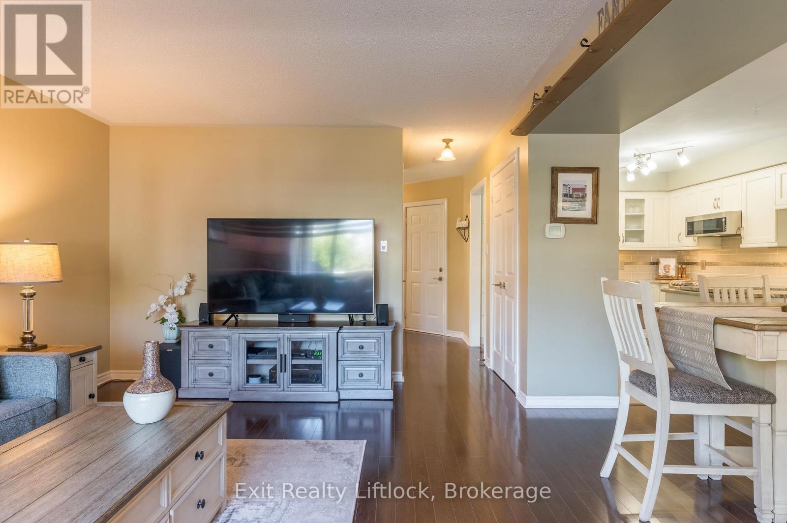 8 WILKINS CRESCENT - 15