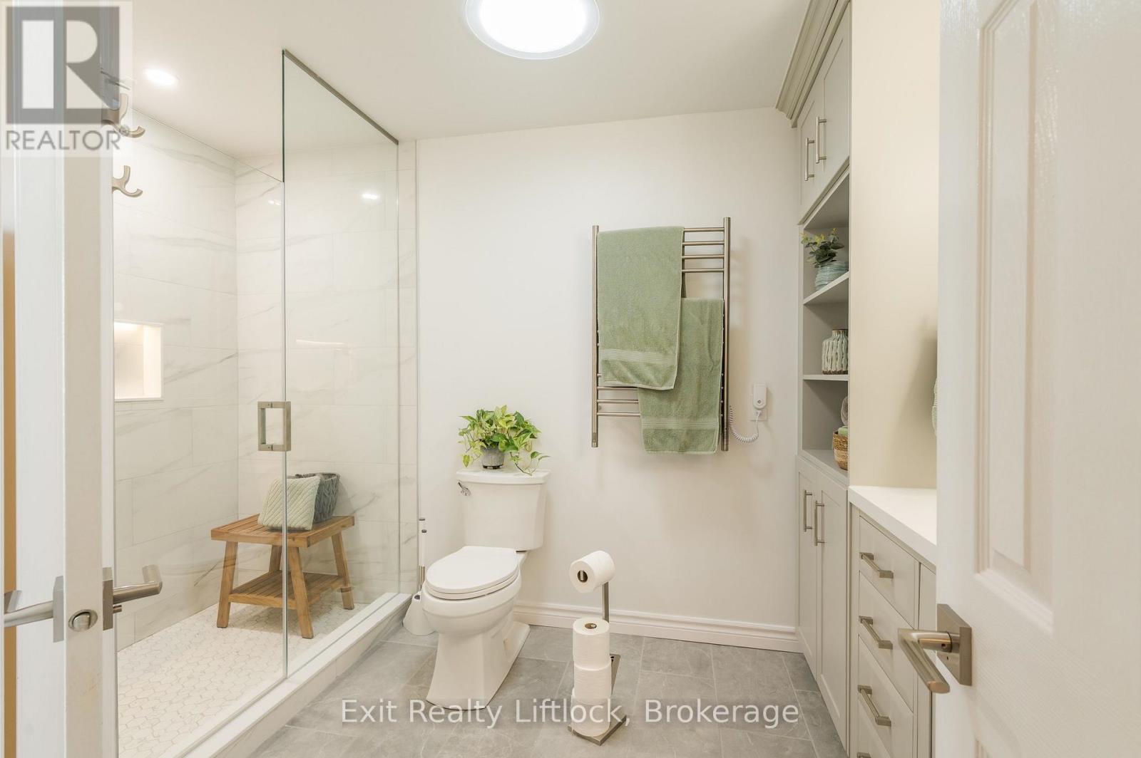 8 WILKINS CRESCENT - 34