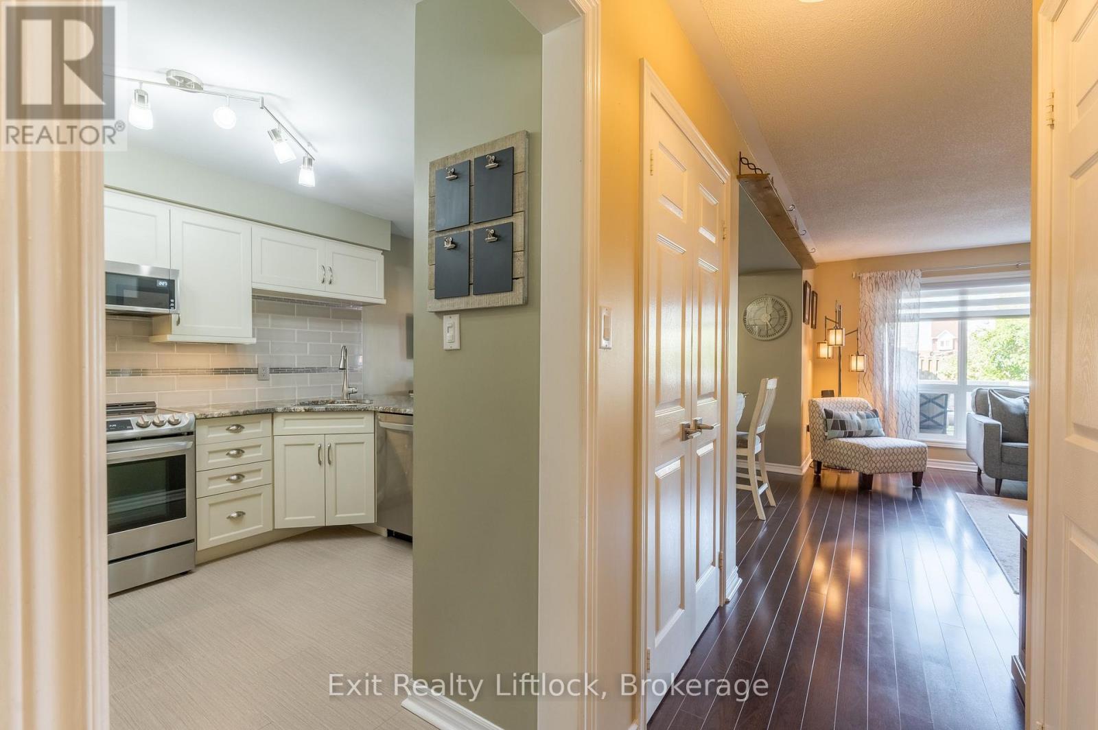 8 WILKINS CRESCENT - 4