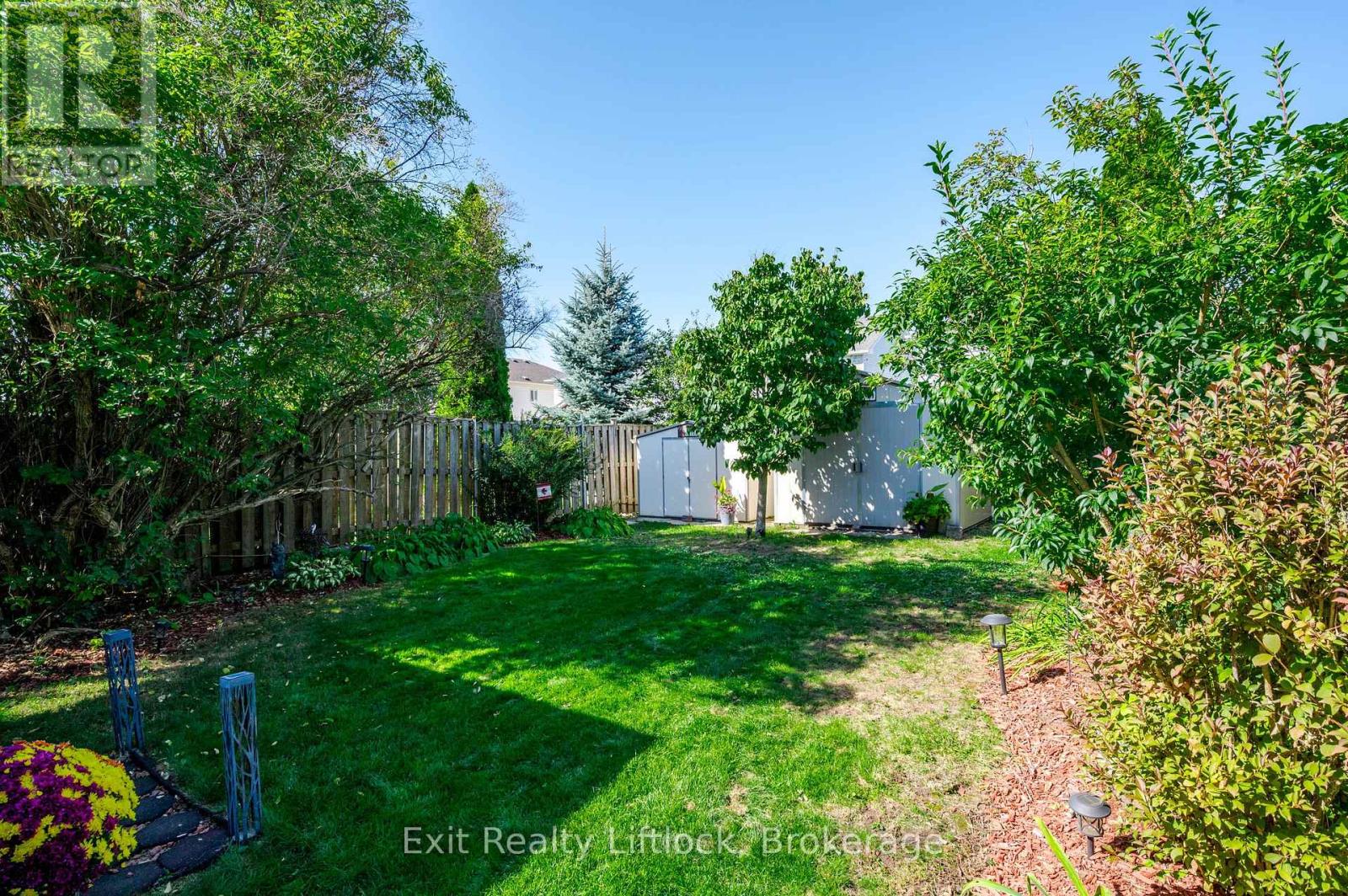 8 WILKINS CRESCENT - 42