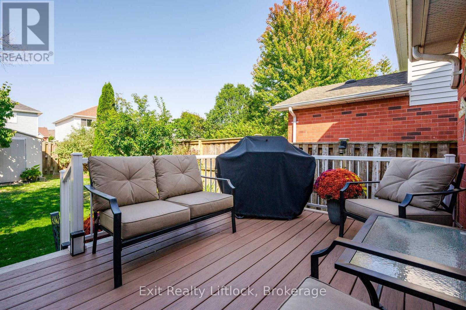 8 WILKINS CRESCENT - 48