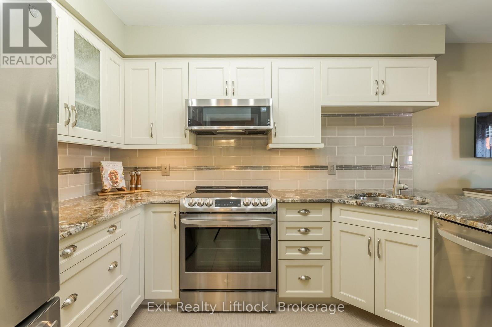 8 WILKINS CRESCENT - 5
