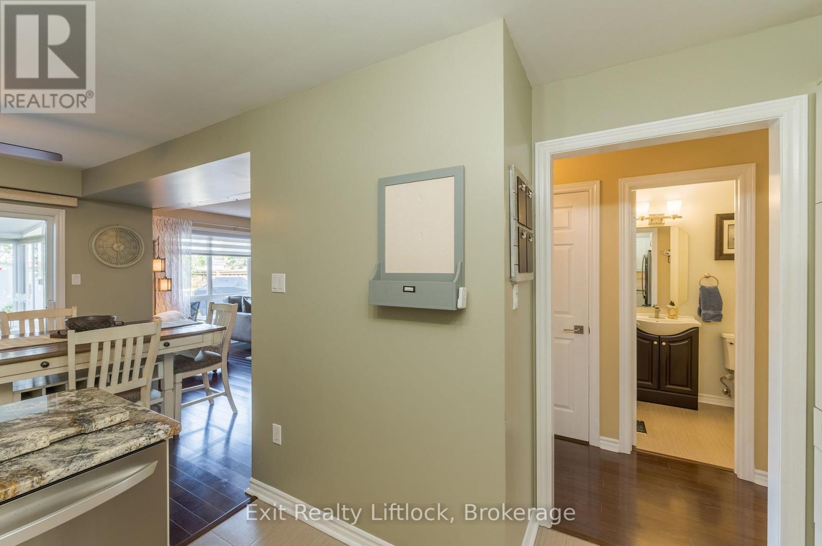 8 WILKINS CRESCENT - 9