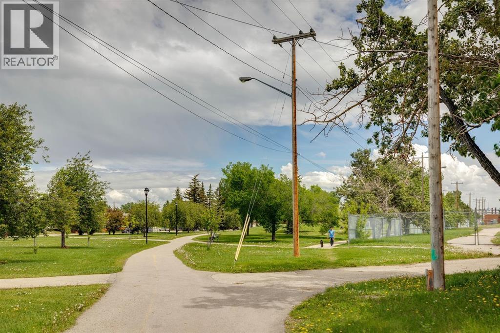 #18 11240 6 Street SW - 32