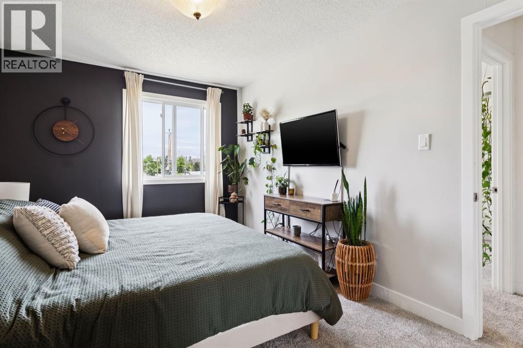 #18 11240 6 Street SW - 20