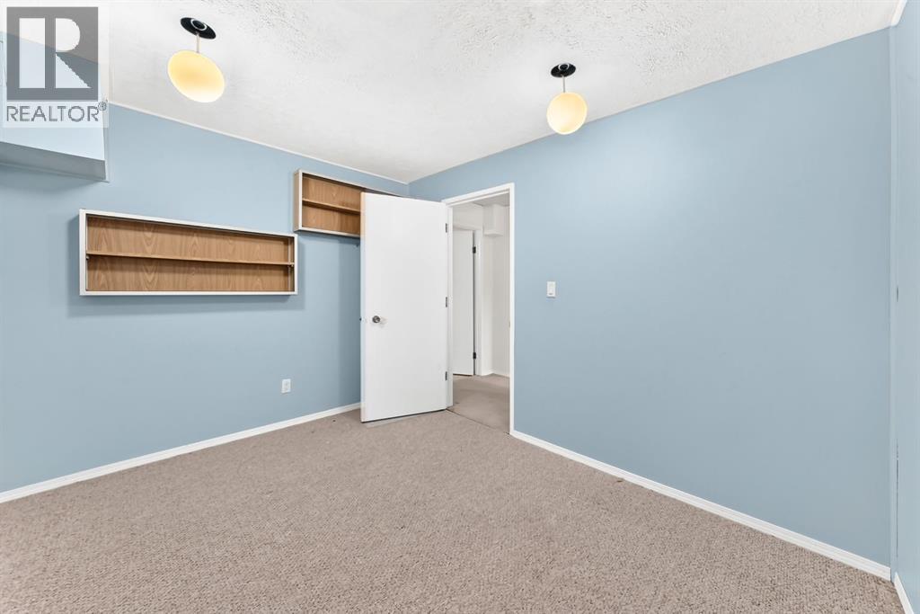 5227 37 Street - 28