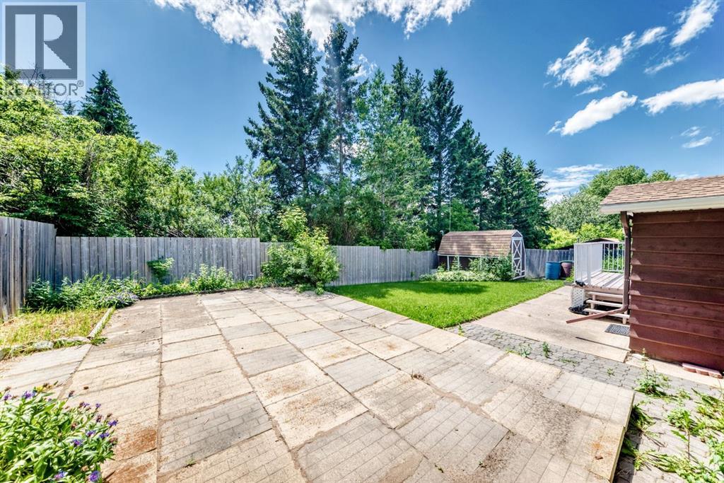 5227 37 Street - 35