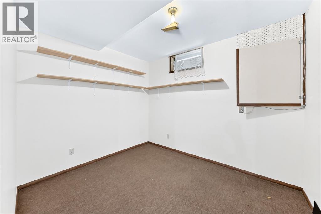 5227 37 Street - 26