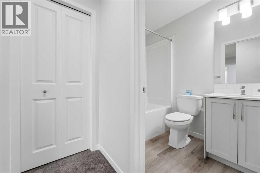 21 Corner Glen Row NE - 25