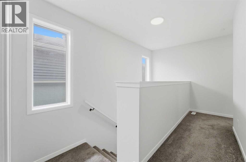 21 Corner Glen Row NE - 23