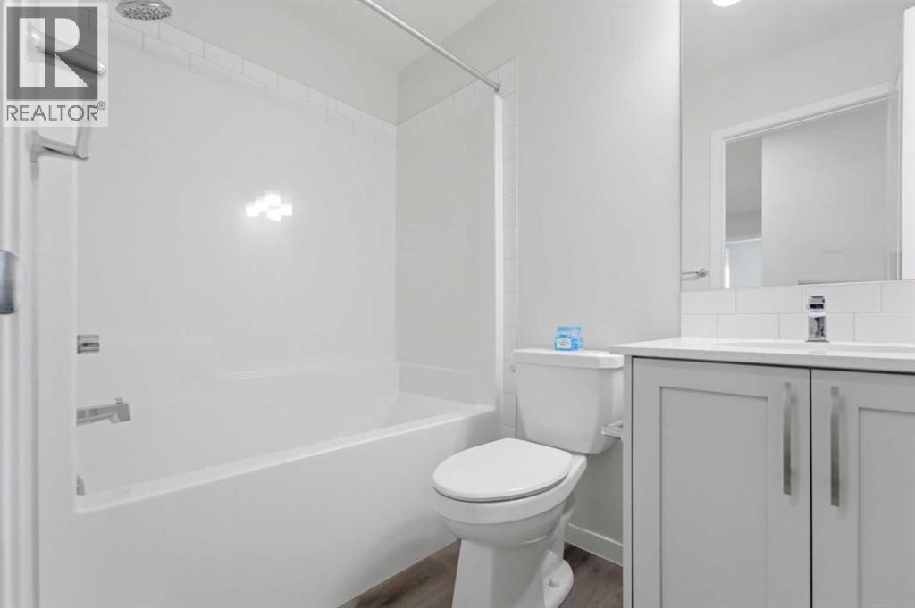 21 Corner Glen Row NE - 26