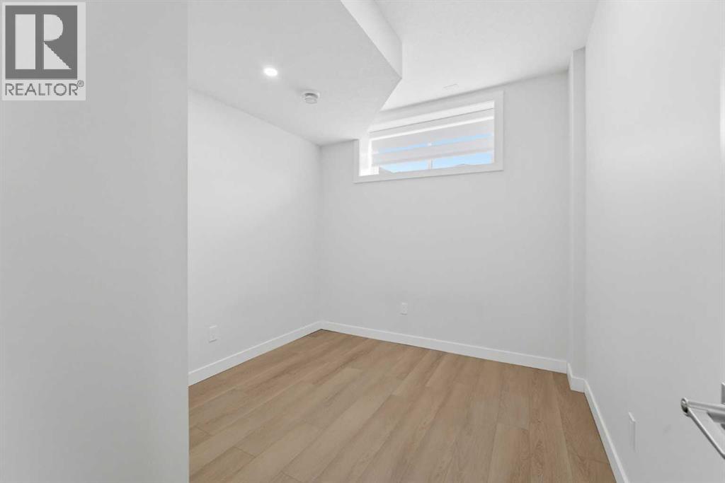 21 Corner Glen Row NE - 38