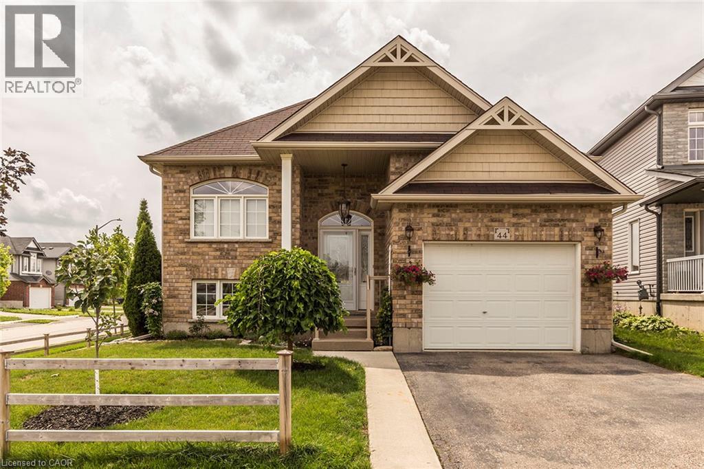 44 LEMON GRASS Street - 1