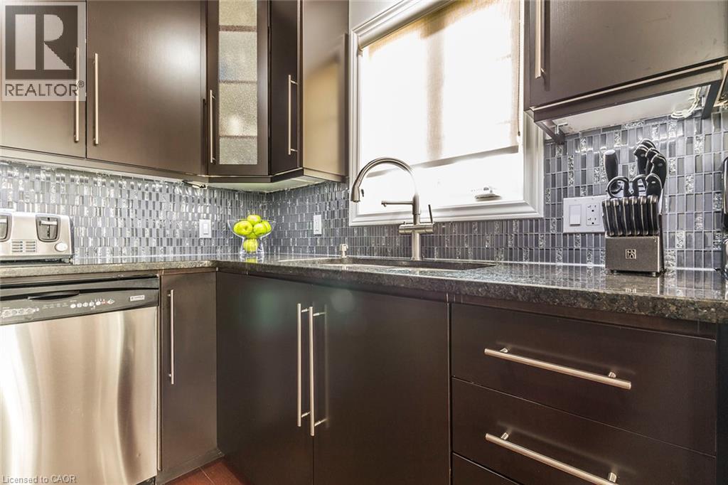 44 LEMON GRASS Street - 10