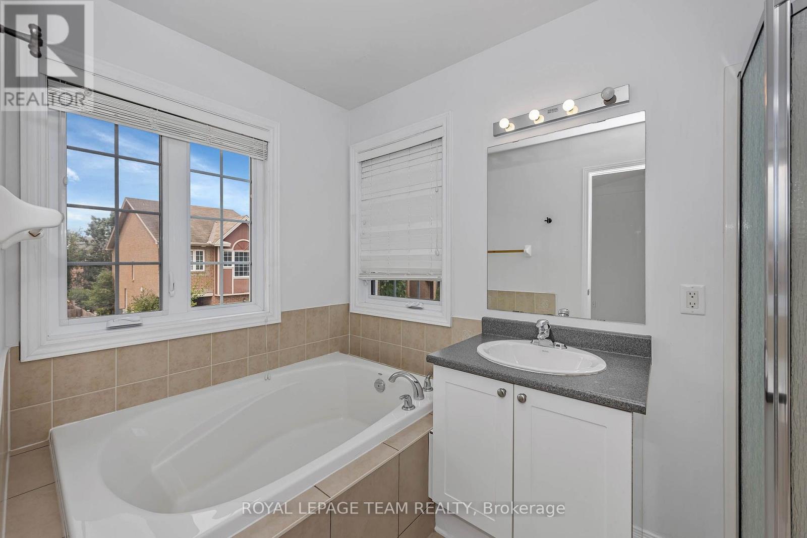 Condos for Rent in Ottawa – 323 FREEDOM PRIVATE, Ottawa – By Peter Sagos - Image 19