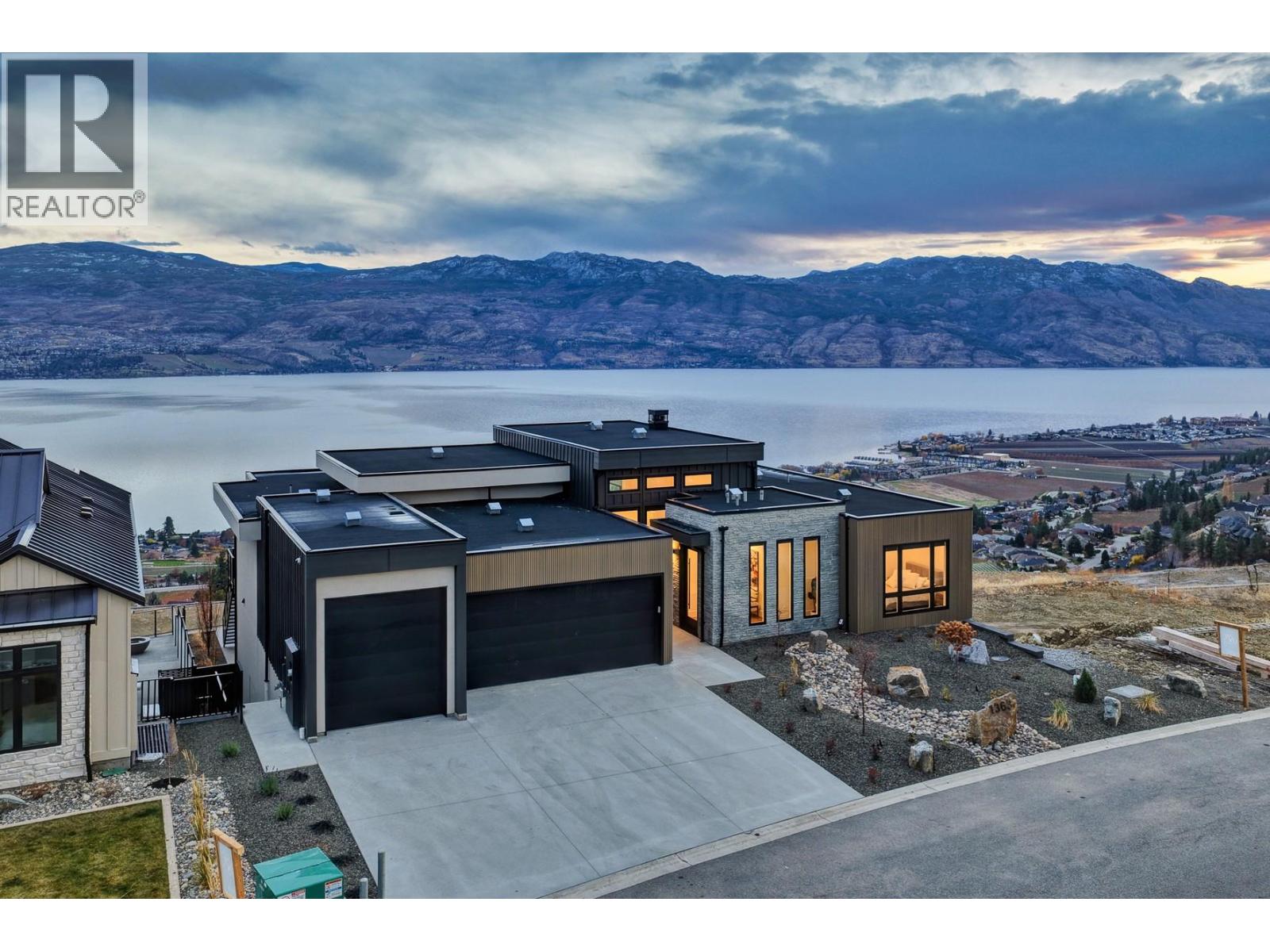 1363 Vineyard Drive, West Kelowna