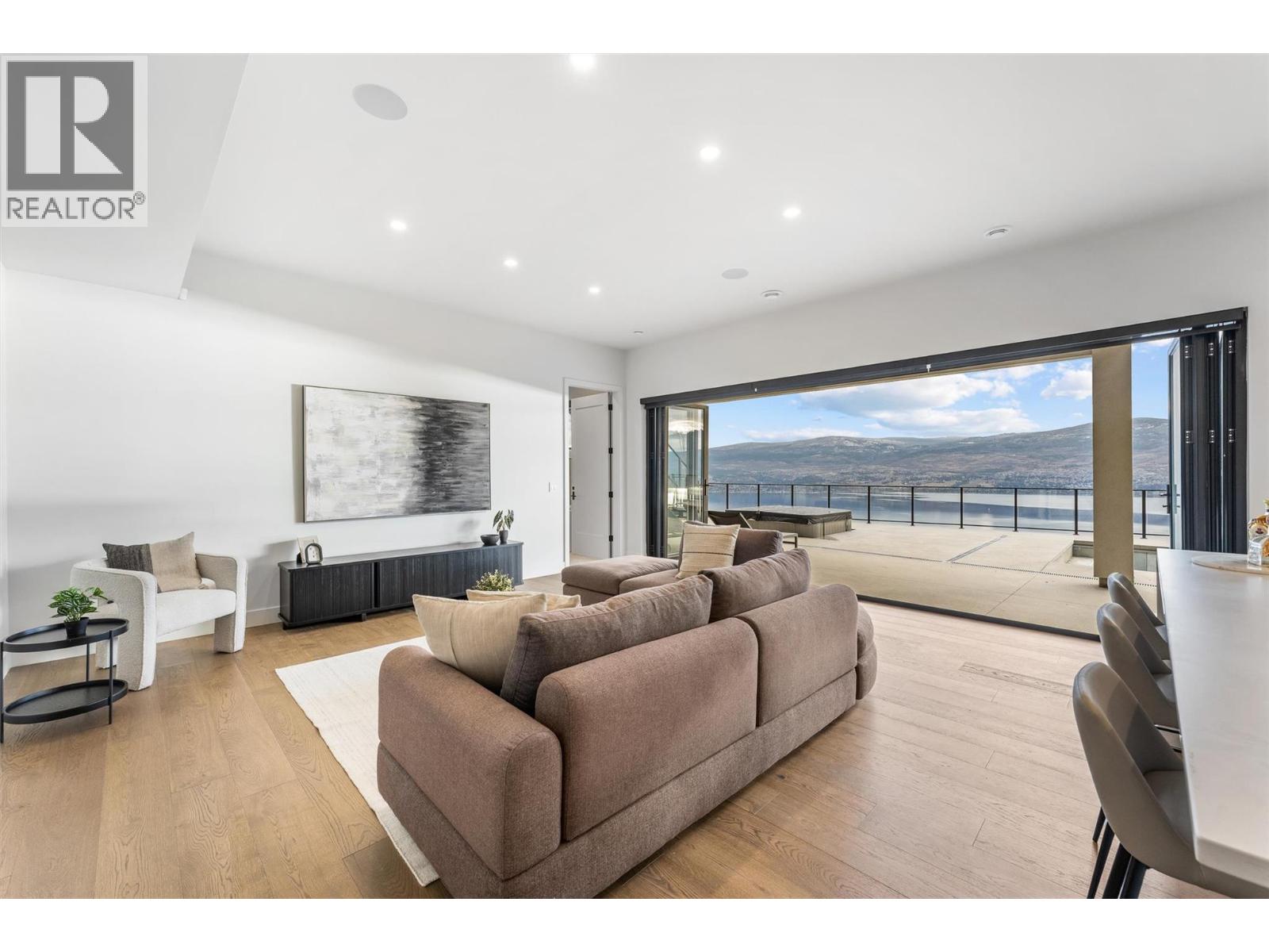 1363 Vineyard Drive, West Kelowna