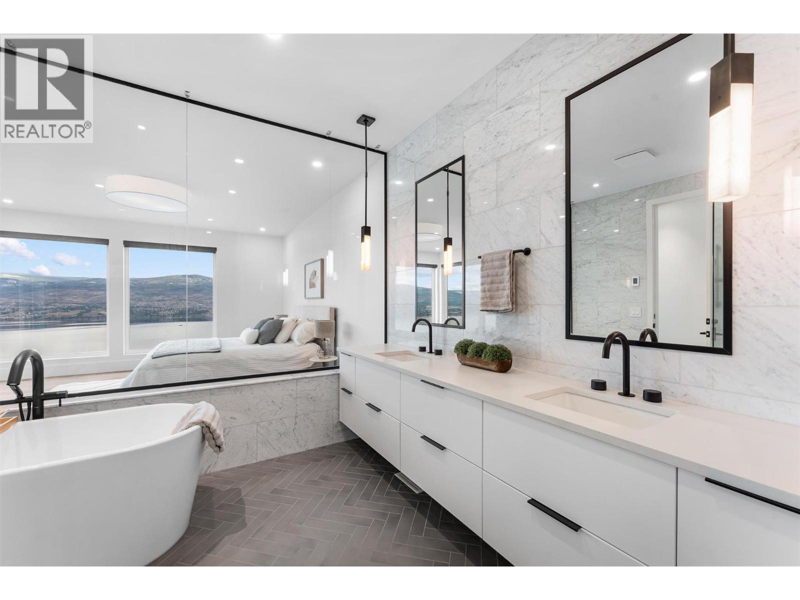 1363 Vineyard Drive, West Kelowna