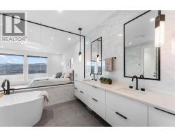 1363 Vineyard Drive, West Kelowna, BC V4T0E9 Photo 42