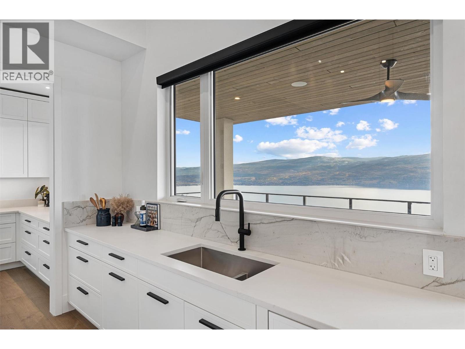 1363 Vineyard Drive, West Kelowna