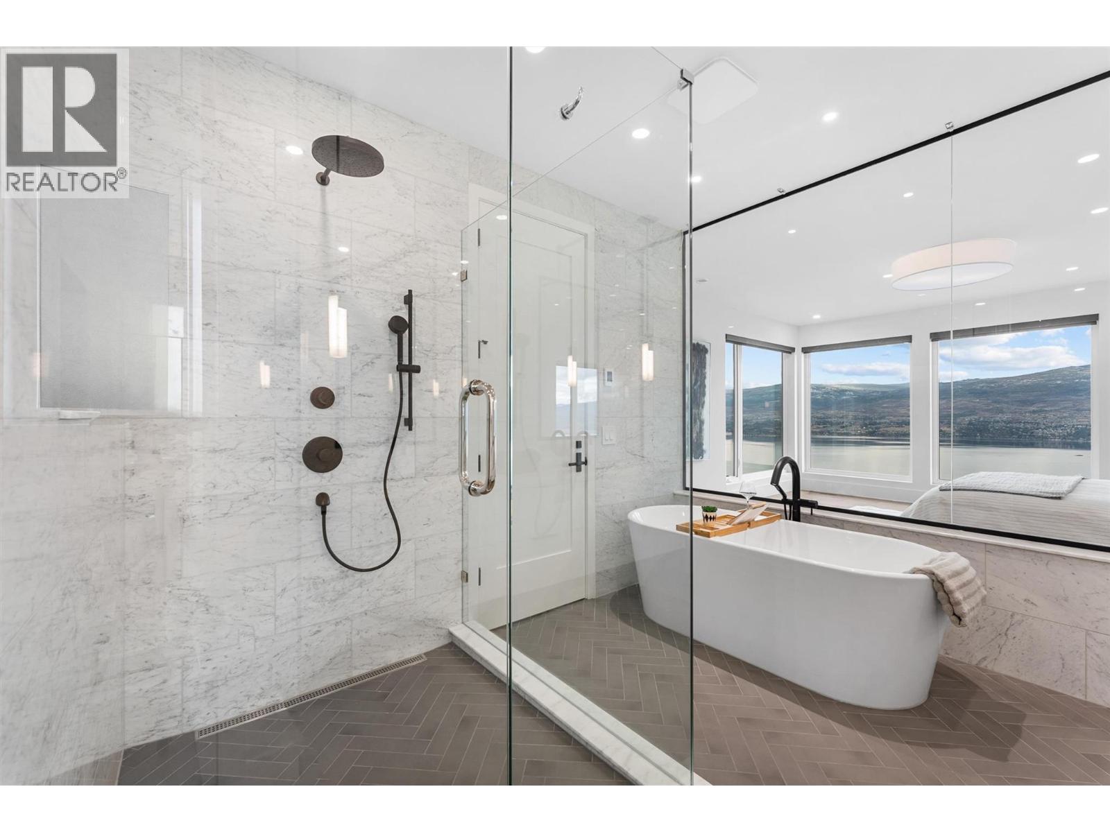 1363 Vineyard Drive, West Kelowna