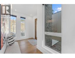 Living room - 1363 Vineyard Drive, West Kelowna, BC V4T0E9 Photo 12