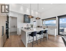1363 Vineyard Drive, West Kelowna, BC V4T0E9 Photo 22