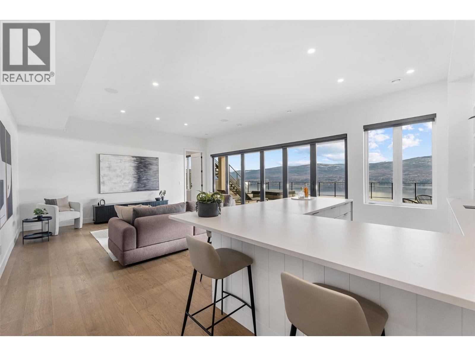 1363 Vineyard Drive, West Kelowna
