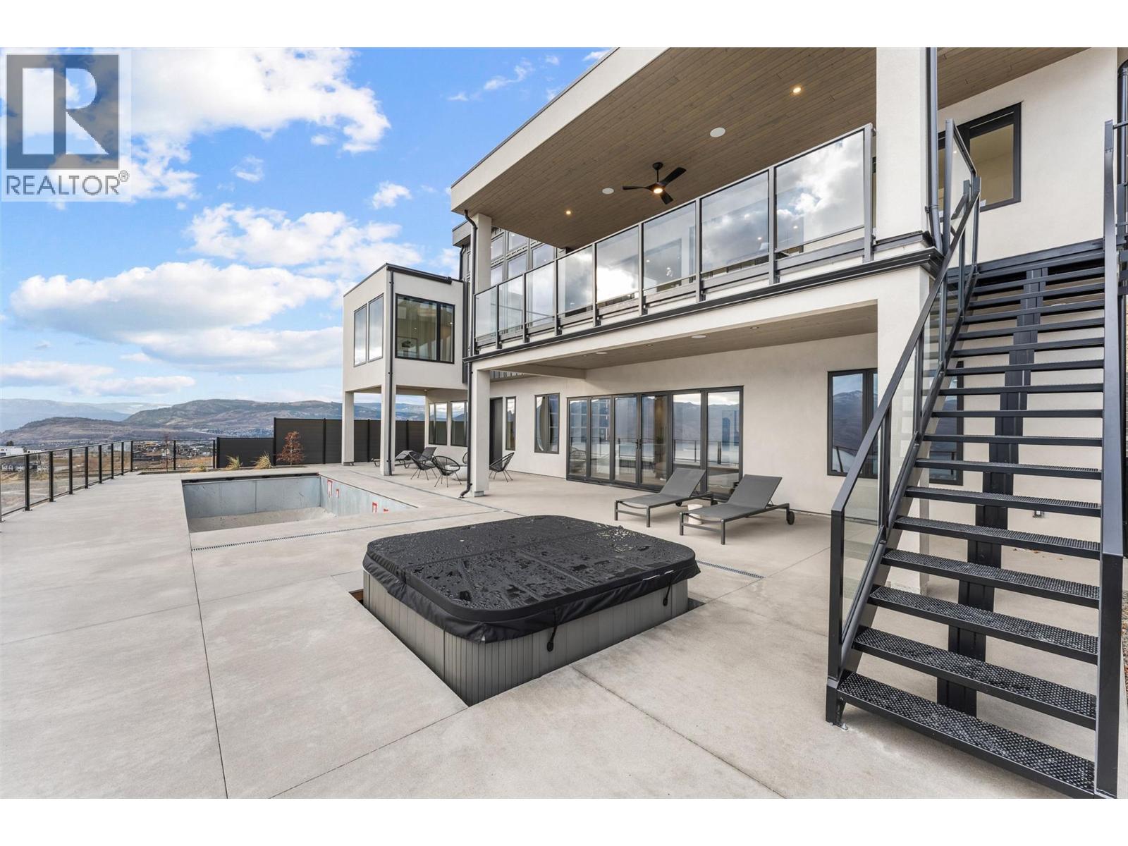 1363 Vineyard Drive, West Kelowna