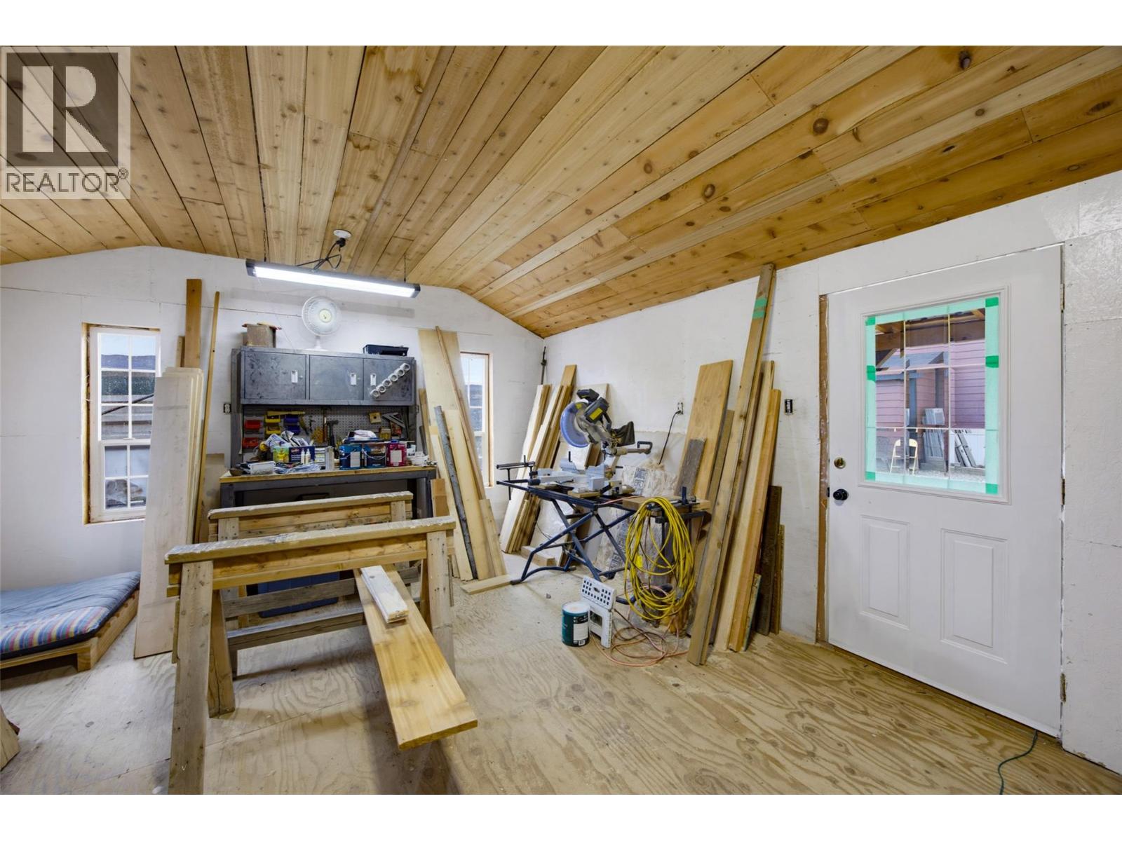 4505 Kamloops-Shuswap Road - 32