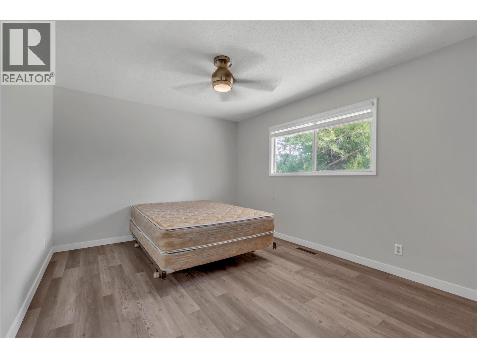 5775 Main Street - 14