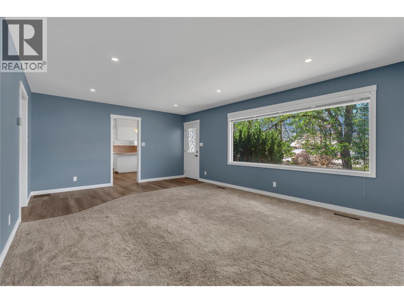 5775 Main Street - 13