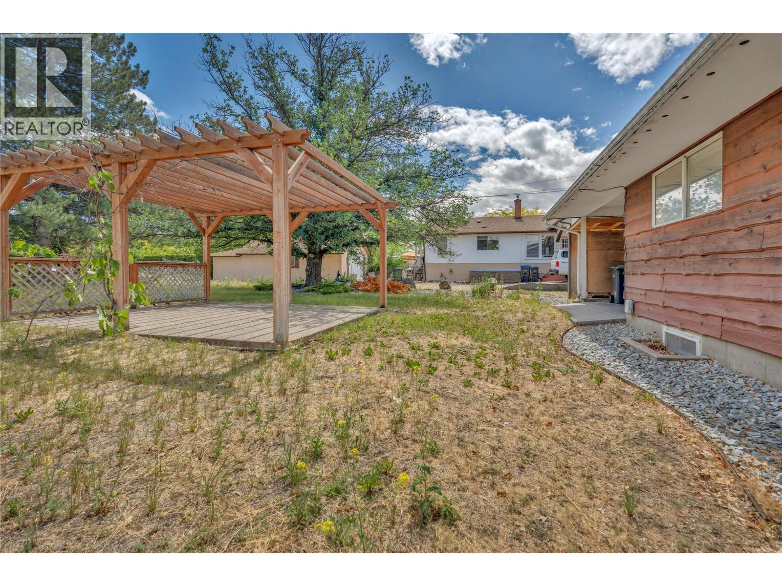 5775 Main Street - 24