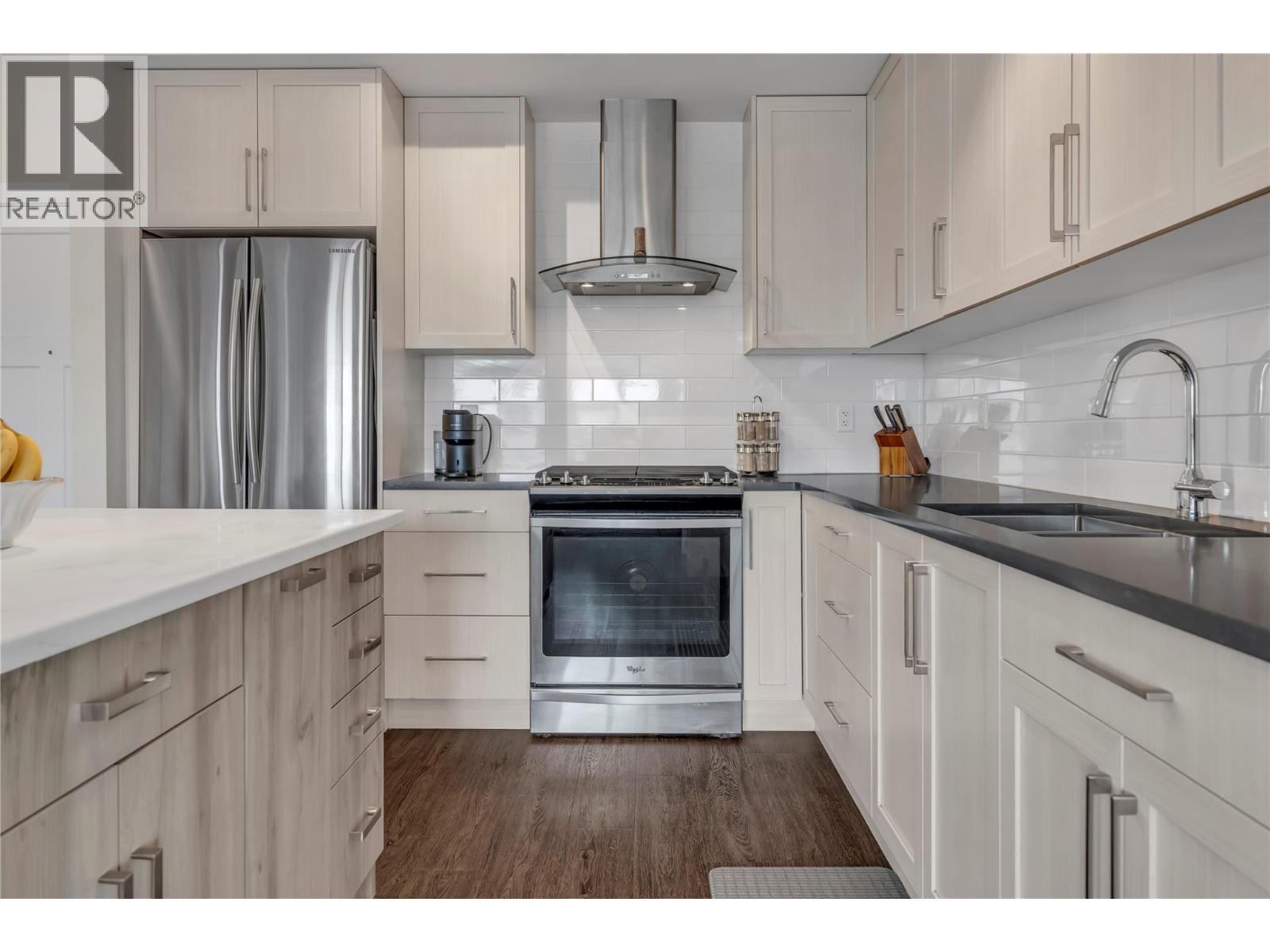 #210 4380 Lakeshore Road - 5