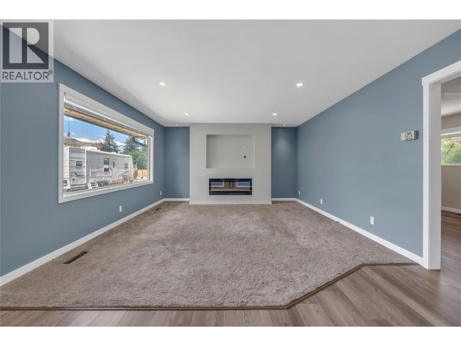 5775 Main Street - 11