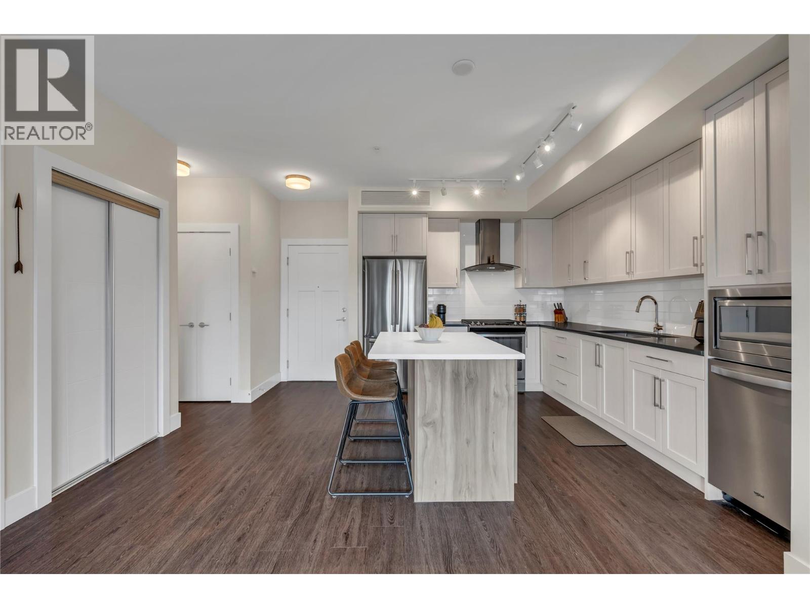 #210 4380 Lakeshore Road - 8