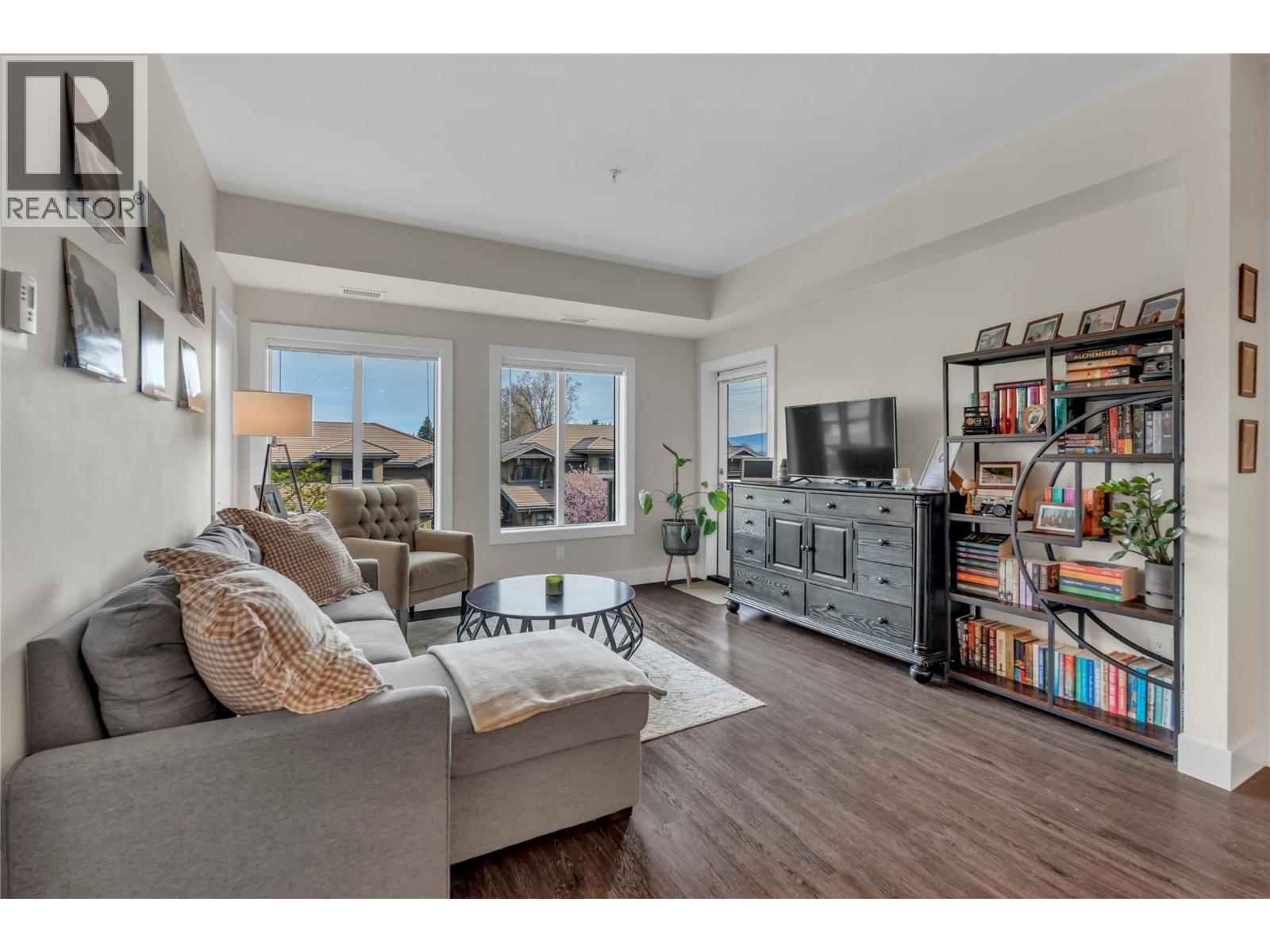 #210 4380 Lakeshore Road - 9