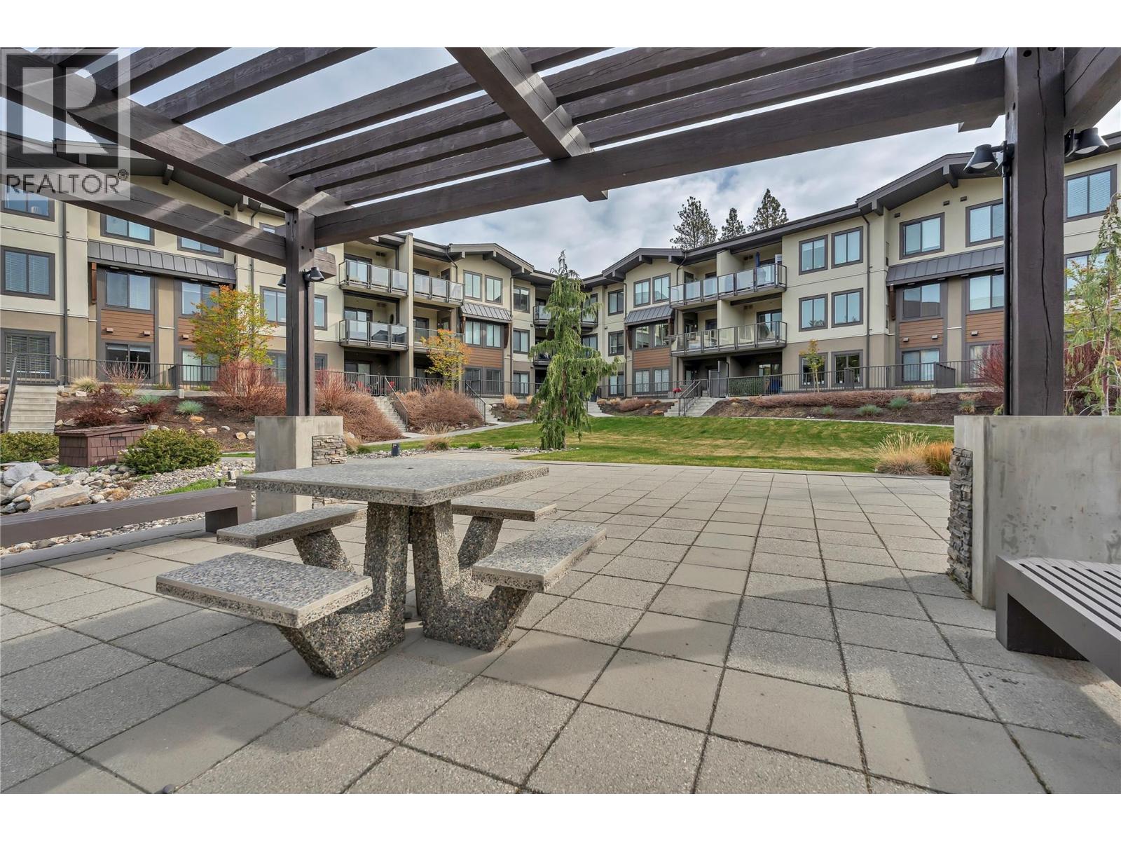 #210 4380 Lakeshore Road - 32