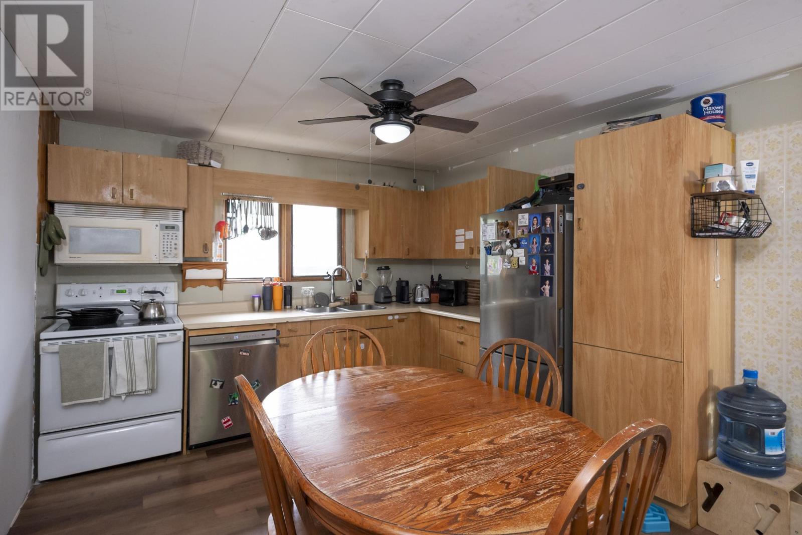 6 Hume Rd W - 12
