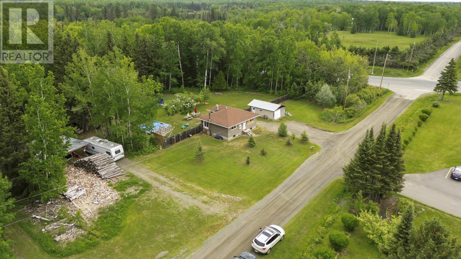 6 Hume Rd W - 23