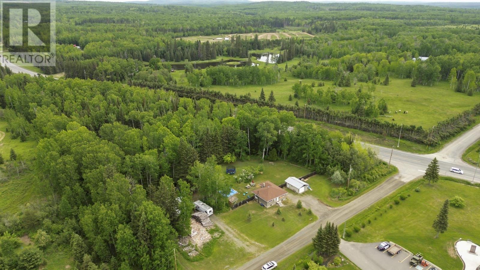 6 Hume Rd W - 24